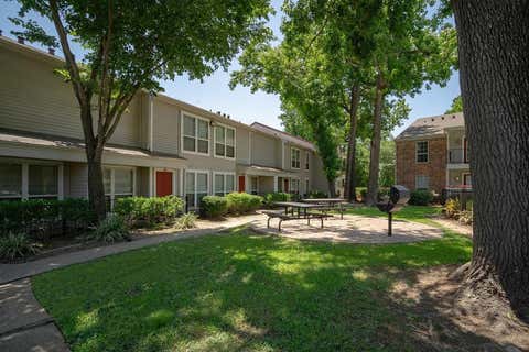 Apartment For Rent - 12800 Woodforest Boulevard #W1506<br/> Houston, TX 77015