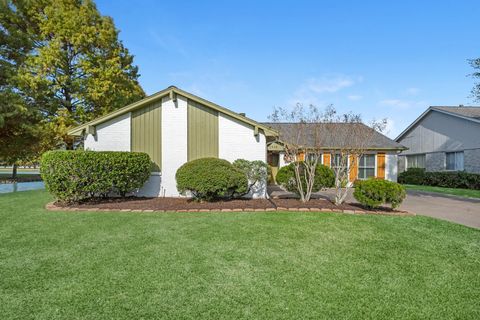 Photo of 2919 N Peach Hollow Circle, Pearland, TX 77584 (MLS # 52487318)