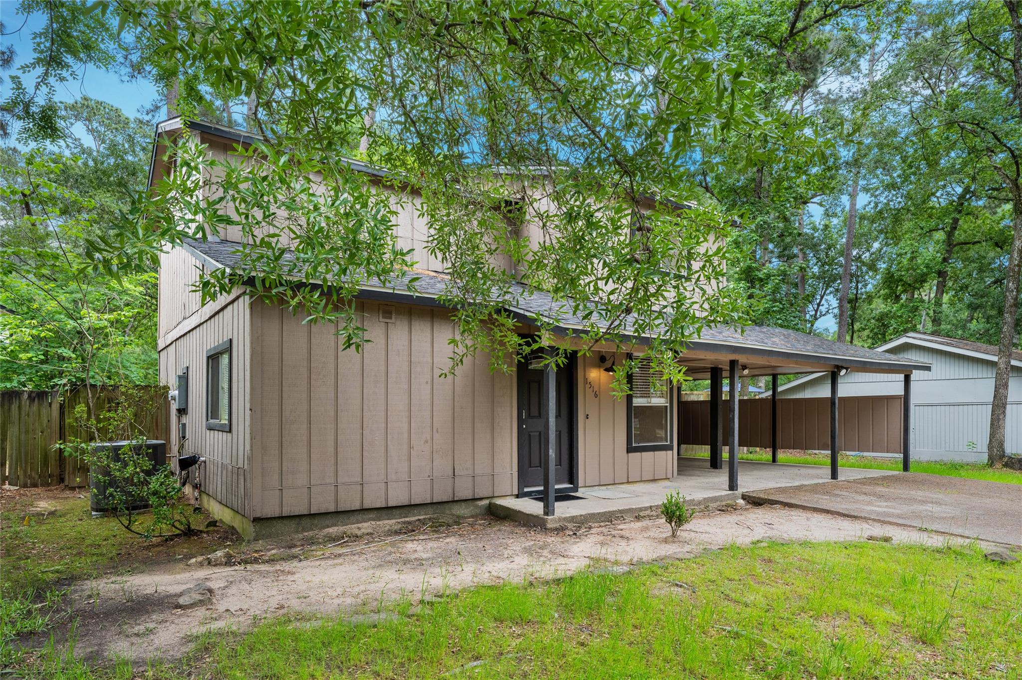 1516 E Red Cedar Circle