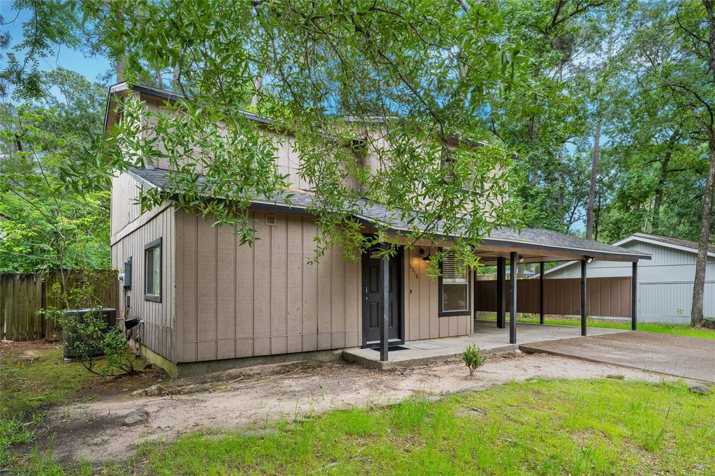 Photo of 1516 E Red Cedar Circle, The Woodlands, TX 77380 (MLS # 48466108)