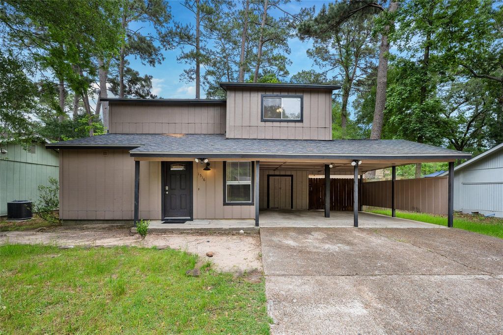 Photo of 1516 E Red Cedar Circle, The Woodlands, TX 77380 (MLS # 48466108)