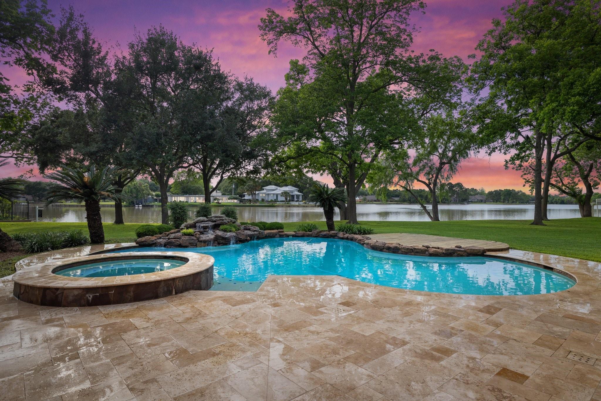 1217 N Horseshoe Drive