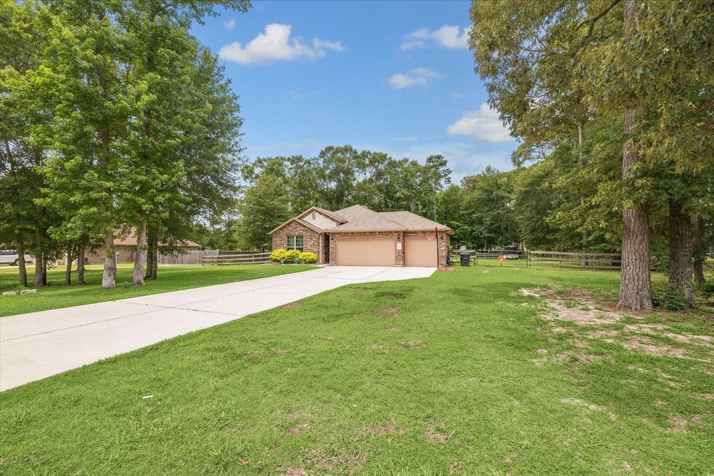 Photo of 9124 Sierra Del Carmen, Conroe, TX 77303 (MLS # 45530932)