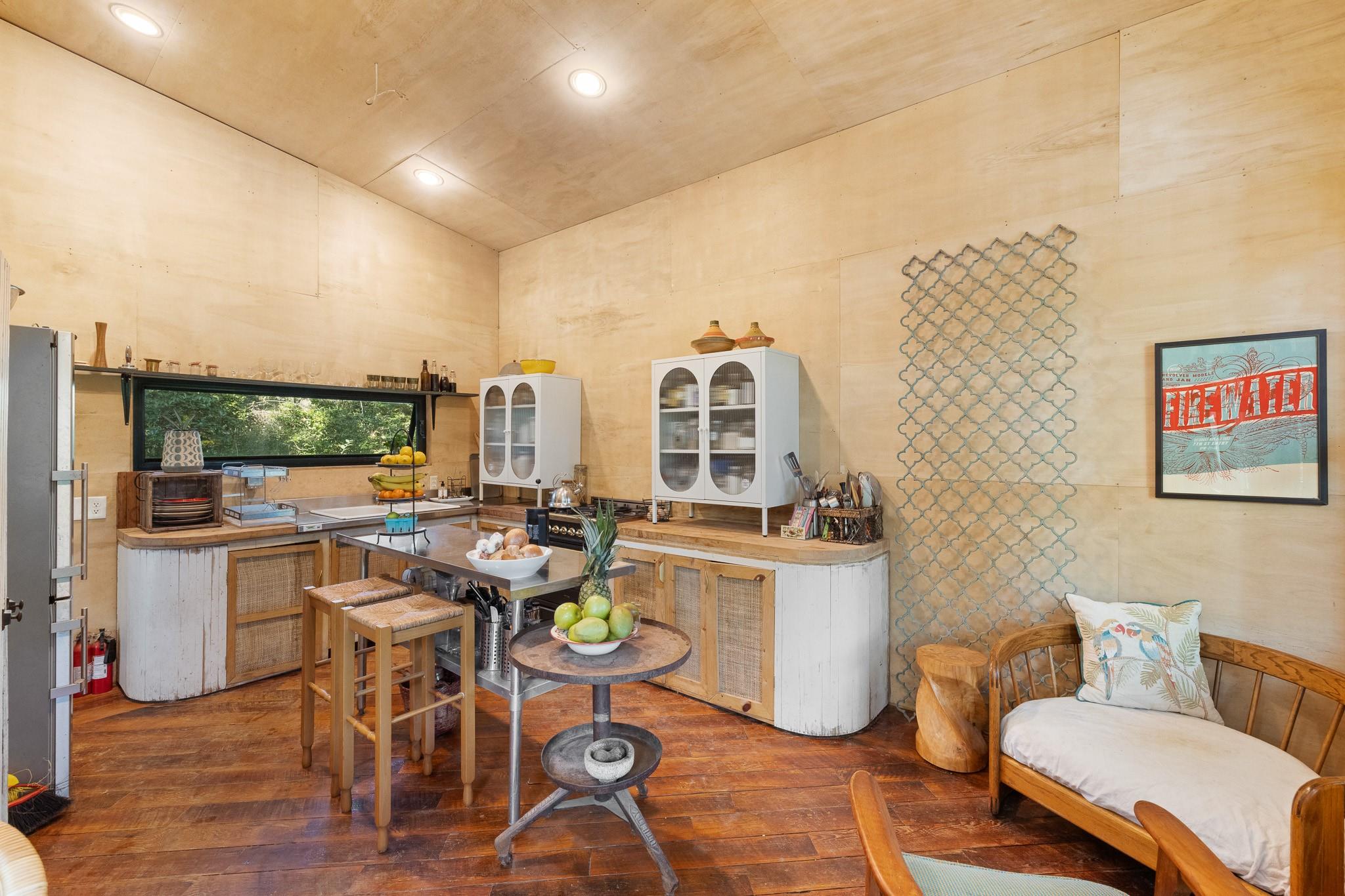 1301 Private Road 3591