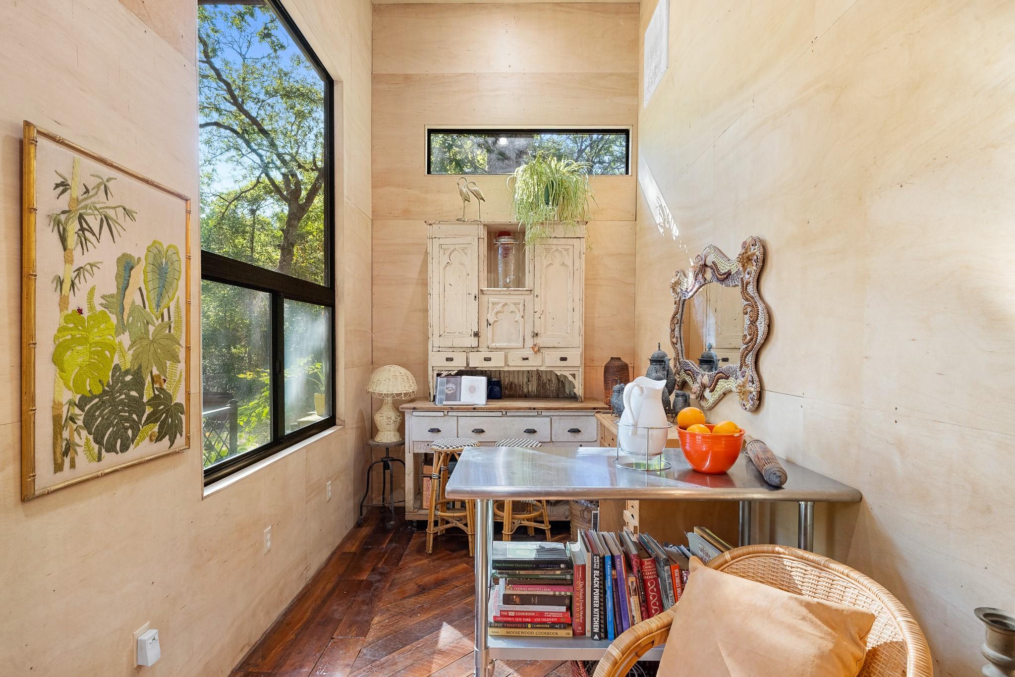 1301 Private Road 3591