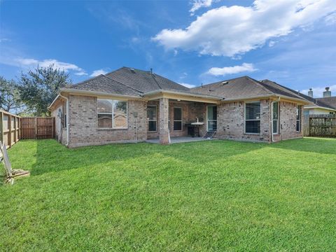 Photo of 2306 Diamond Springs Drive, Pearland, TX 77584 (MLS # 90152249)