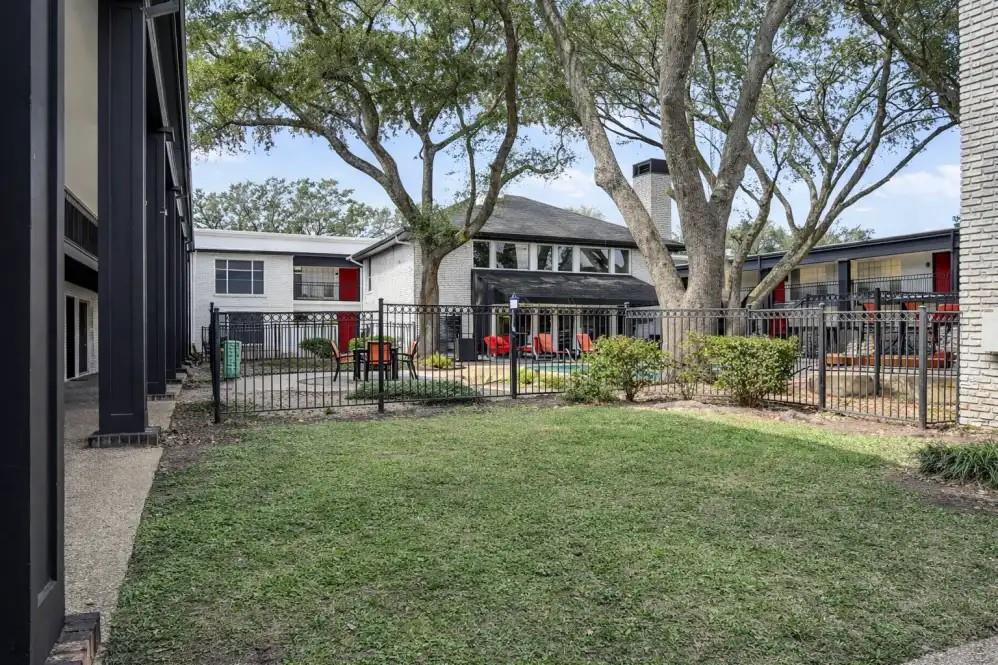 2815 Greenridge Drive 2-170