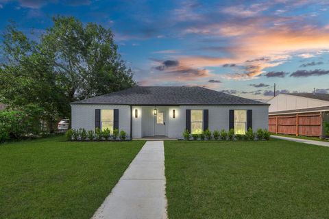 6249 Locke Lane Houston TX 77057