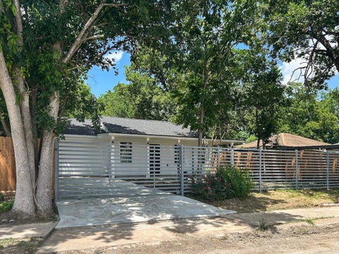 Photo of 4805 Southwind Street, Houston, TX 77033 (MLS # 34062303)
