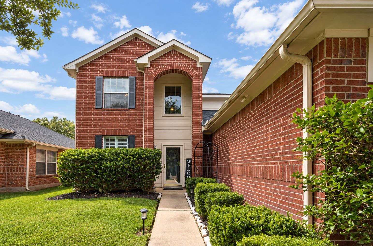 2803 Lakecrest Forest Drive