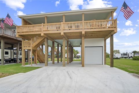 Photo of 131 South Mae Cir CIR S, Crystal Beach, TX 77650 (MLS # 62011325)