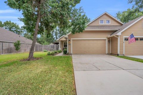 Photo of 14 Trafalgar Place, Conroe, TX 77384 (MLS # 58493314)