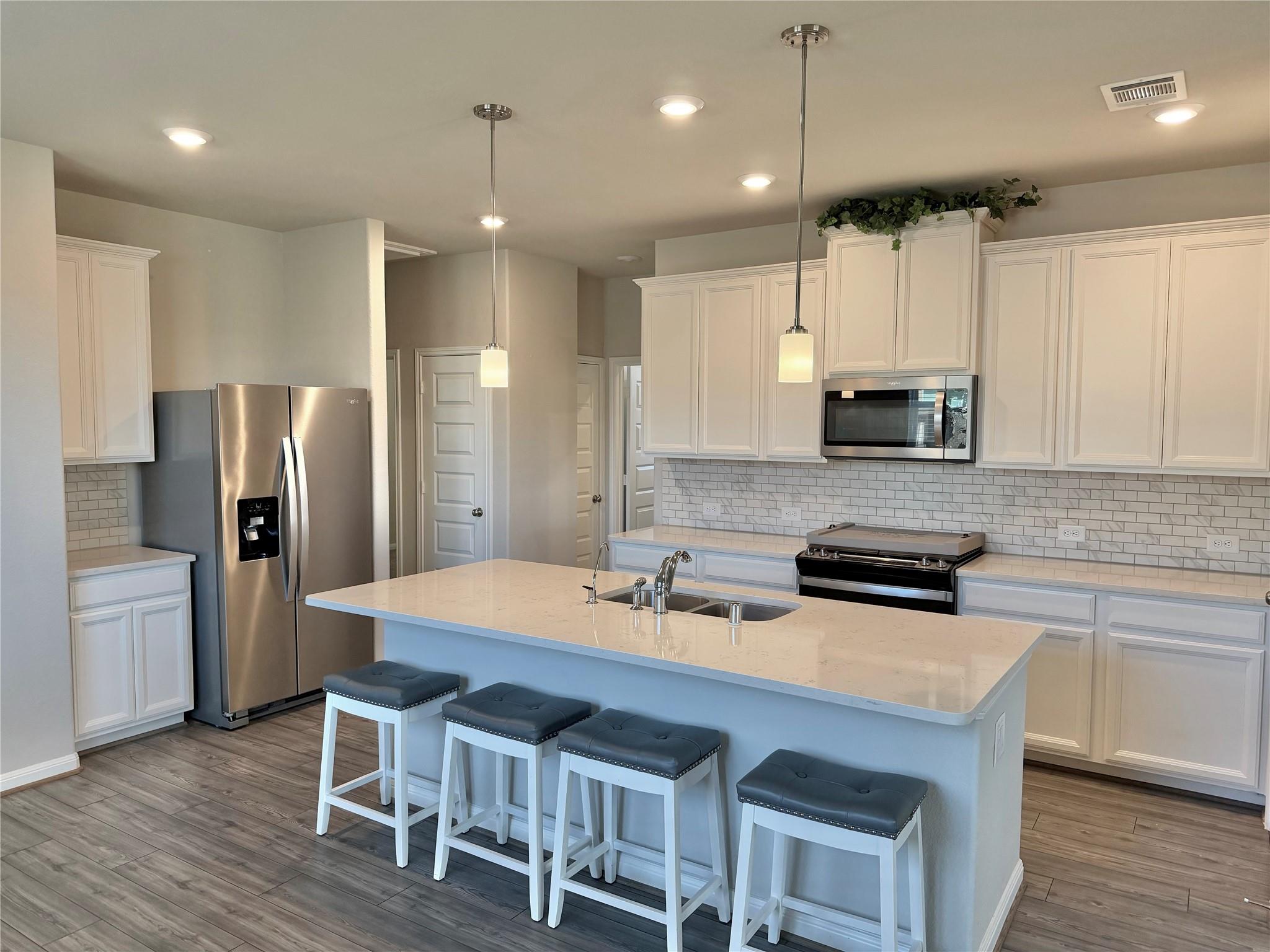 2047 W Darlington Oak Court