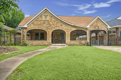 Photo of 1409 Pearson Street, Houston, TX 77023 (MLS # 48780431)