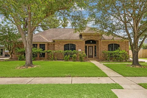 Photo of 2317 Champion Drive, Pearland, TX 77581 (MLS # 27723620)