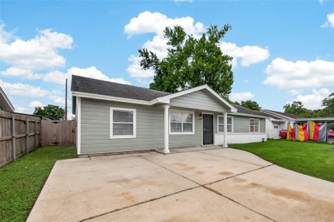 Photo of 3119 Brea Crest Street, Houston, TX 77093 (MLS # 93916403)