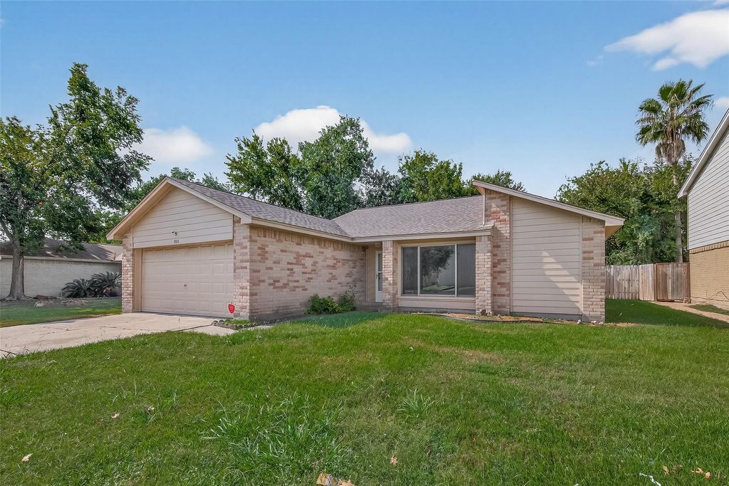 Photo of 1915 Aldates Drive, Houston, TX 77015 (MLS # 9152839)