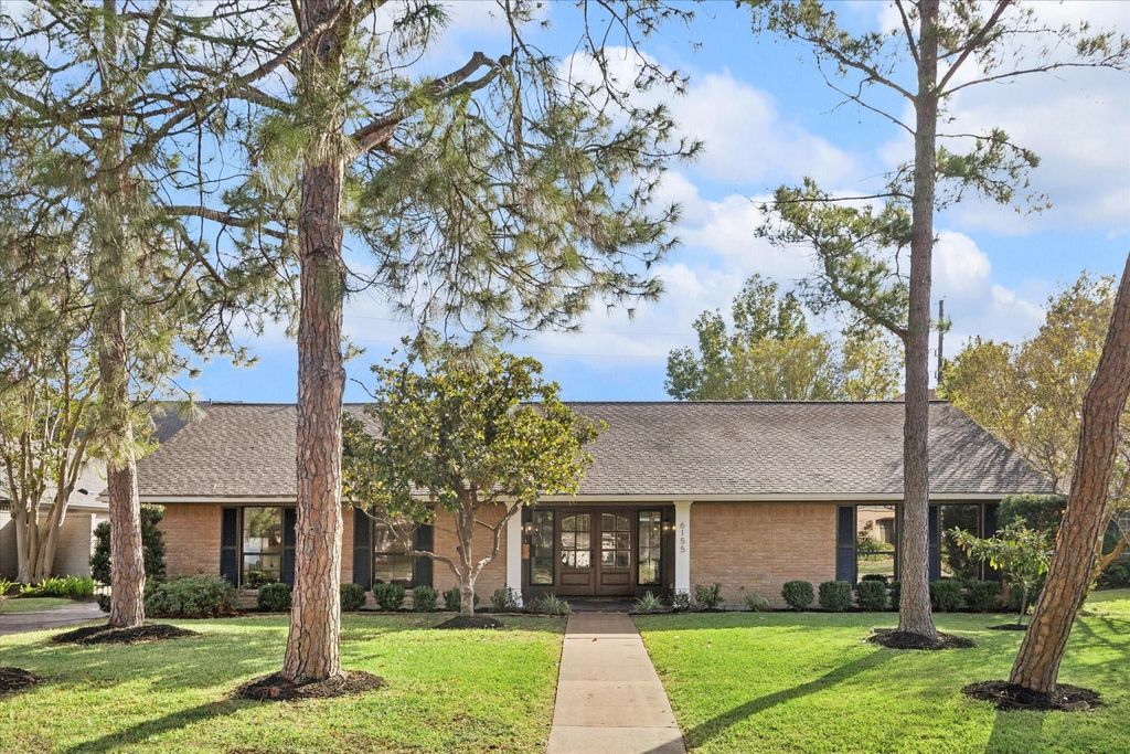 Photo of 6155 Ella Lee Lane, Houston, TX 77057 (MLS # 78613461)