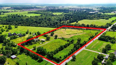 Photo of 922 Agg Road, Tomball, TX 77375 (MLS # 16638250)