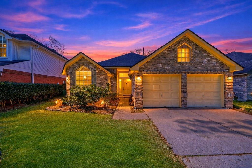 Photo of 15974 Oak Mountain Drive, Houston, TX 77095 (MLS # 33577528)