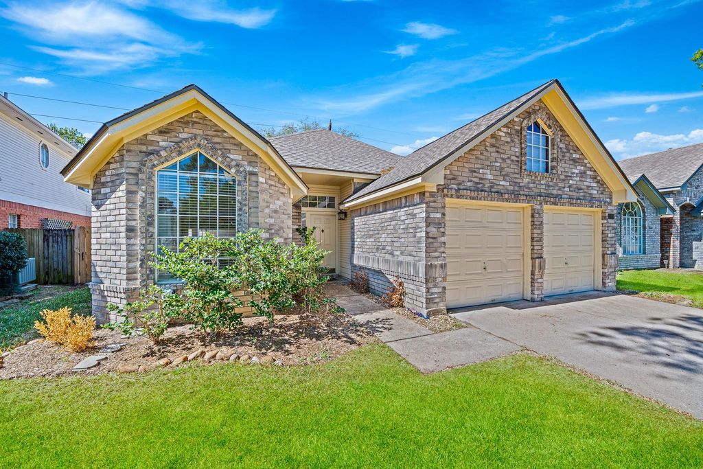 Photo of 15974 Oak Mountain Drive, Houston, TX 77095 (MLS # 33577528)