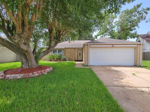 Photo of 10010 Sagecanyon Drive, Houston, TX 77089 (MLS # 84436520)