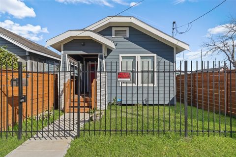 Photo of 7623 Avenue E, Houston, TX 77012 (MLS # 17503416)