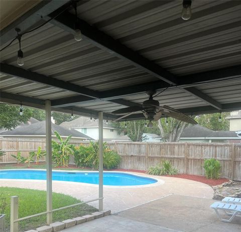 Photo of 2810 White Oak Lane, Pearland, TX 77584 (MLS # 62234986)