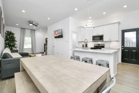 Photo of 7031 Eastwood Street #A, Houston, TX 77021 (MLS # 52560367)