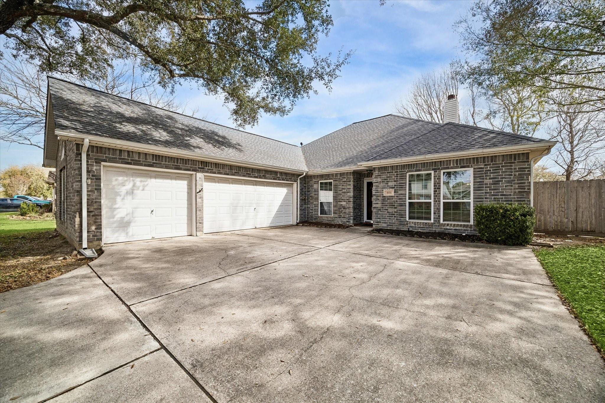 806 Charles Place