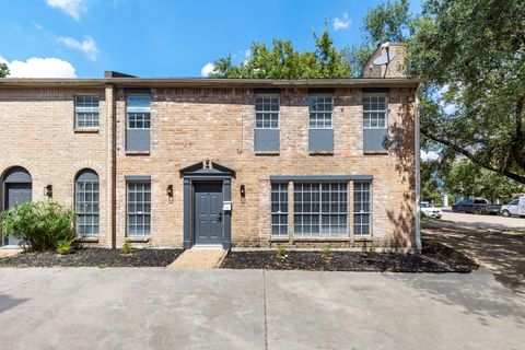 Photo of 2226 Nantucket Drive, Houston, TX 77057 (MLS # 89637730)
