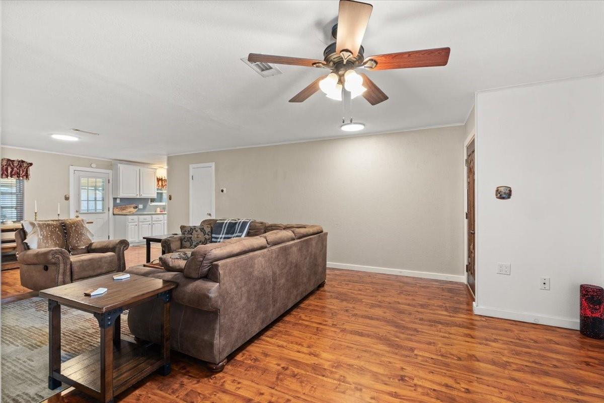 1209 E Brown Lane