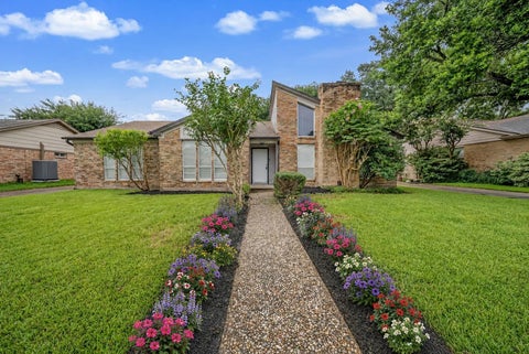 Homes For Sale - 14915 Sun Harbor Drive<br/> Houston, TX 77062