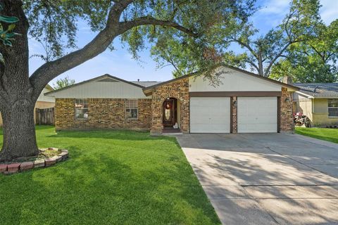 Photo of 550 Slumberwood Drive, Houston, TX 77013 (MLS # 17849961)