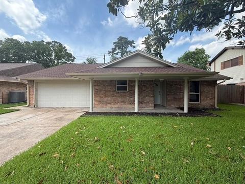 Photo of 12839 Labelle Lane, Houston, TX 77015 (MLS # 70116733)