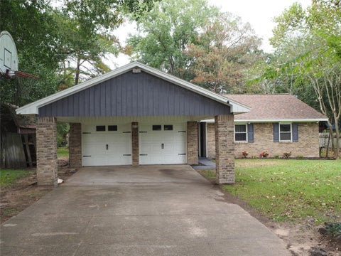 Homes For Sale - 12519 Woodlake Street<br/> Pinehurst, TX 77362
