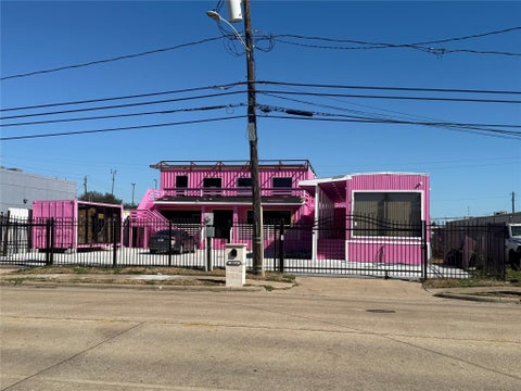 Photo of 3813 Jeanetta Street, Houston, TX 77063 (MLS # 97004376)