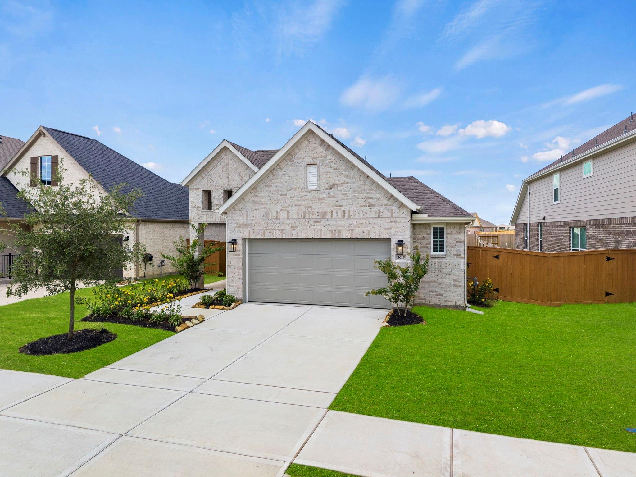 5615 Pearl Vista Drive