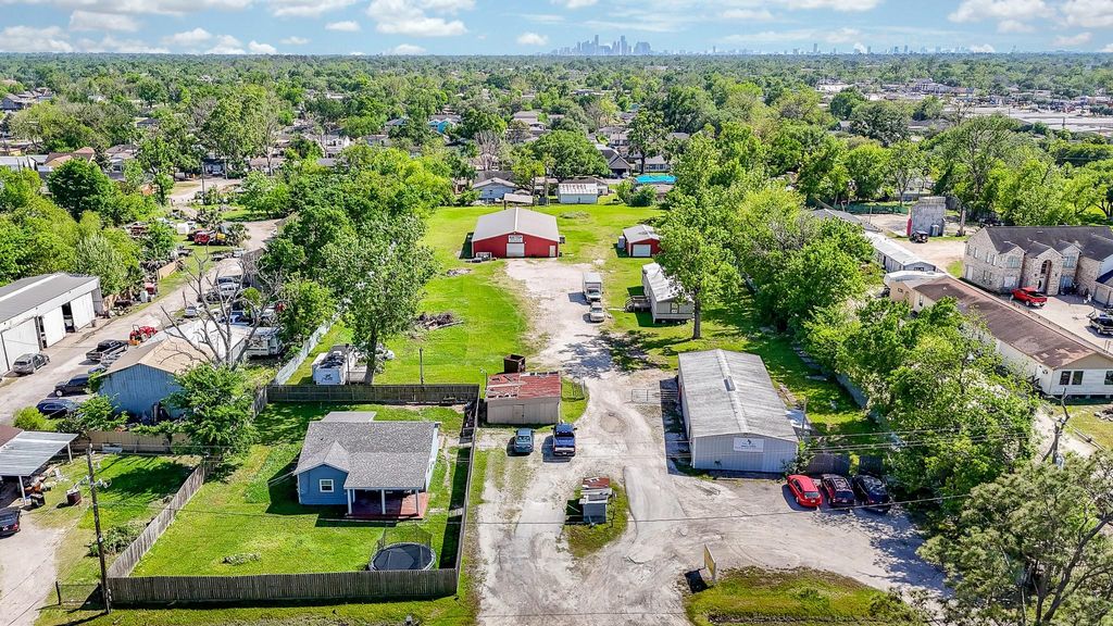 Photo of 2206 Hartwick Road, Houston, TX 77093 (MLS # 34444052)