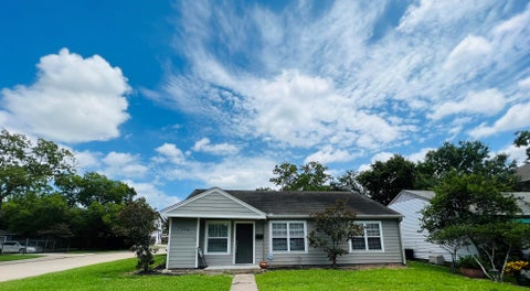 Photo of 5124 Beech Street, Bellaire, TX 77401 (MLS # 29753903)