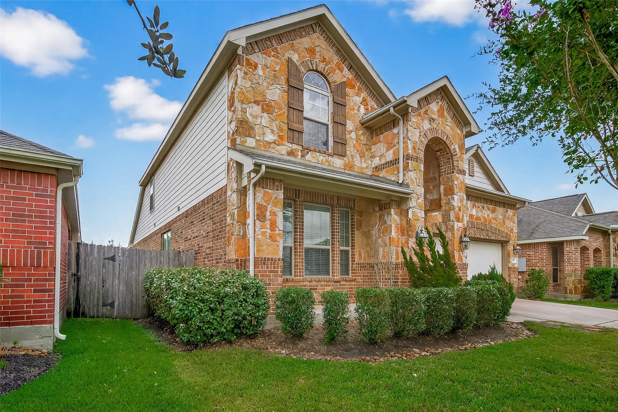 6811 Peach Mill Lane