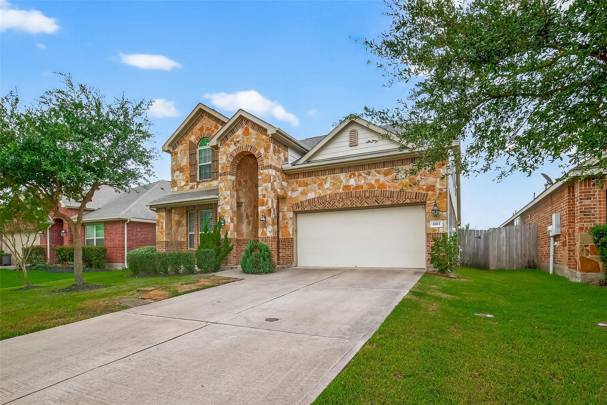 6811 Peach Mill Lane