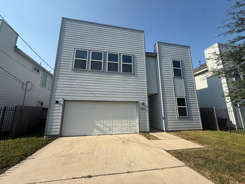 Photo of 4923 Higgins St Street, Houston, TX 77033 (MLS # 18039901)