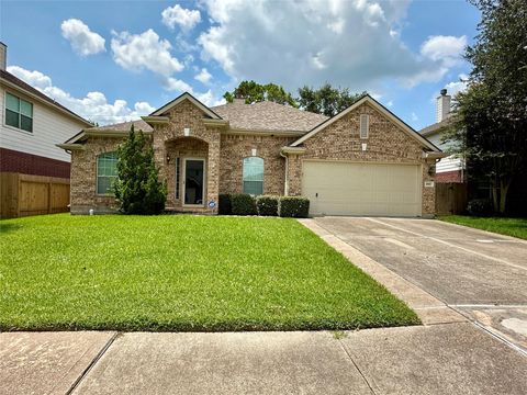 Photo of 4902 Quiet Canyon Drive, Friendswood, TX 77546 (MLS # 95882553)