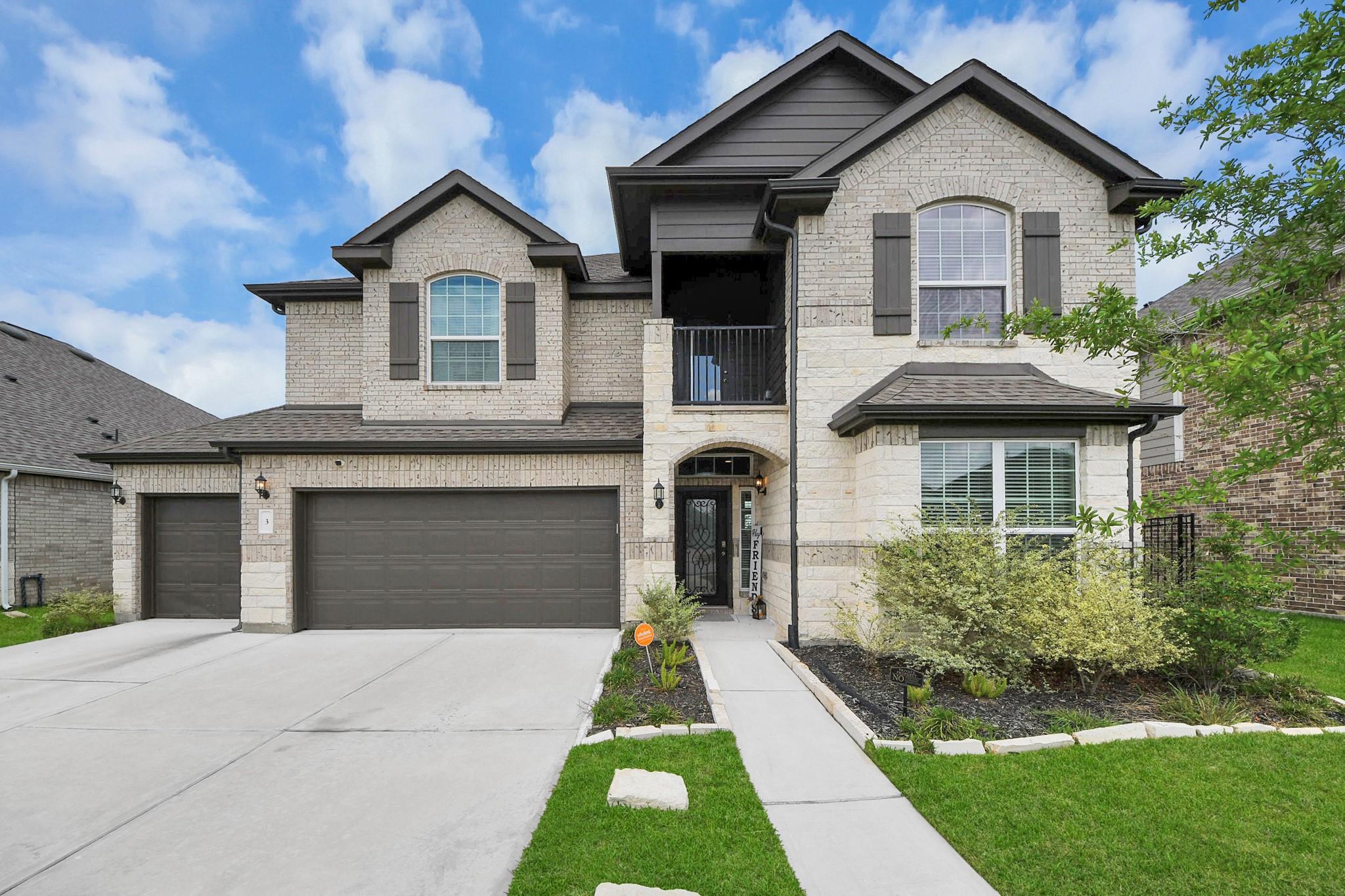 3 Avery Brook Court