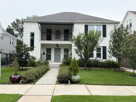 Photo of 2312 Watts Street, Houston, TX 77030 (MLS # 15098647)