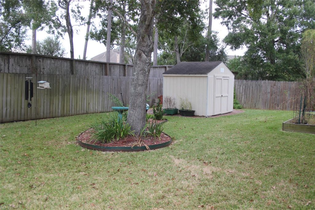 Photo of 5118 Bayou Drive, Dickinson, TX 77539 (MLS # 28807990)