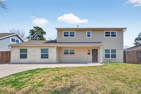 Photo of 2010 Spillers Lane, Houston, TX 77043 (MLS # 58643533)