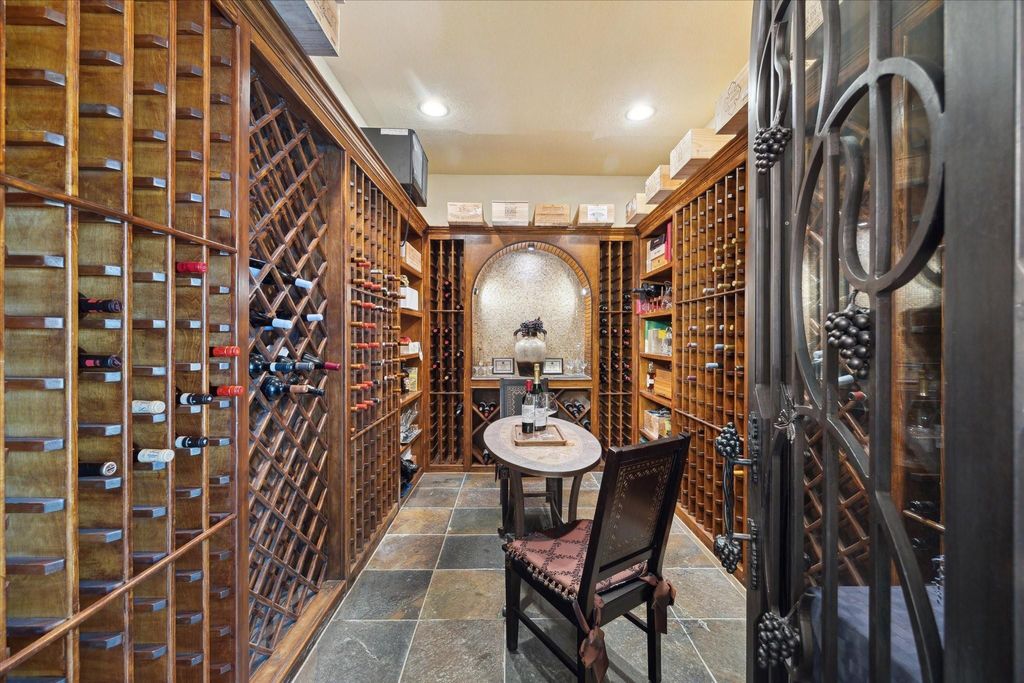 Photo of 53 New Oak Trail, Kingwood, TX 77346 (MLS # 38291769)