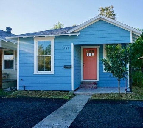 Photo of 304 E 33rd Street, Houston, TX 77018 (MLS # 55083768)